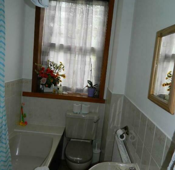 Семейный Номер Совместный Санузел, Sunnyside House