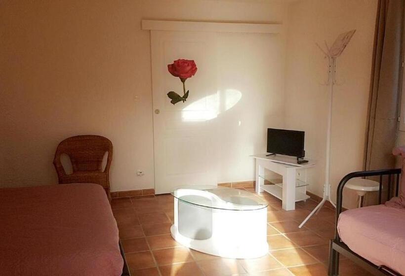 חדר סטנדרט, Es Aqui