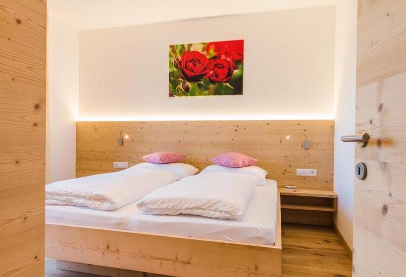 Apartamento 1 Dormitório com Terraço, Praitladhof