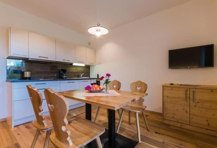 דירת חדר עם טרסה, Praitladhof