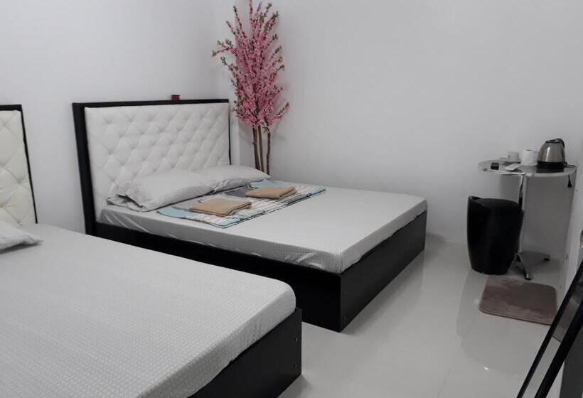 اتاق استاندارد, N&j Lopez Lodging House