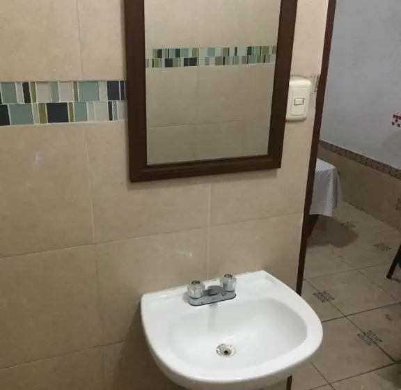 اتاق لوکس با تخت بزرگ, Paraiso Express