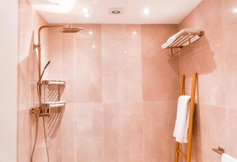 اتاق استاندارد با چشمانداز باغ, The Red Farm Relais & Spa