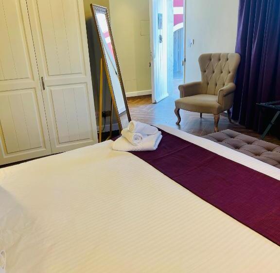 اتاق استاندارد با وان آب گرم, The Red Farm Relais & Spa