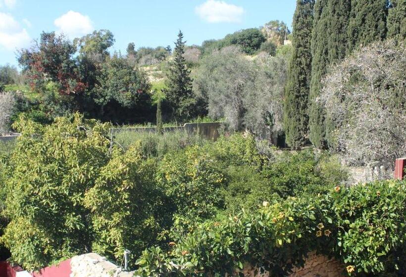 اتاق استاندارد با تخت دو نفره بزرگ, The Red Farm Relais & Spa