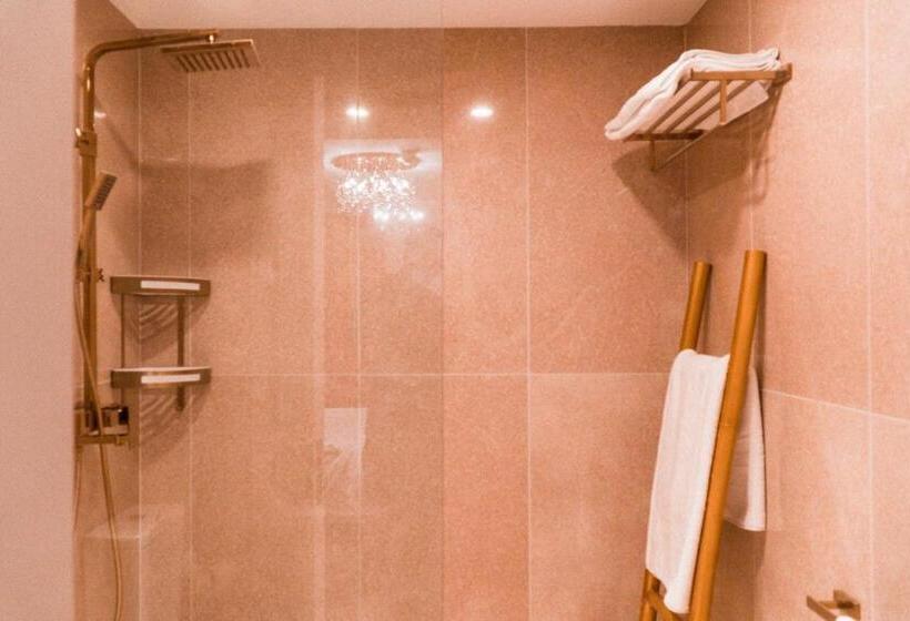 اتاق استاندارد با تخت دو نفره بزرگ, The Red Farm Relais & Spa