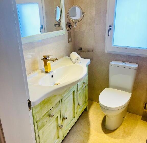 اتاق خانوادگی با چشمانداز باغ, The Red Farm Relais & Spa