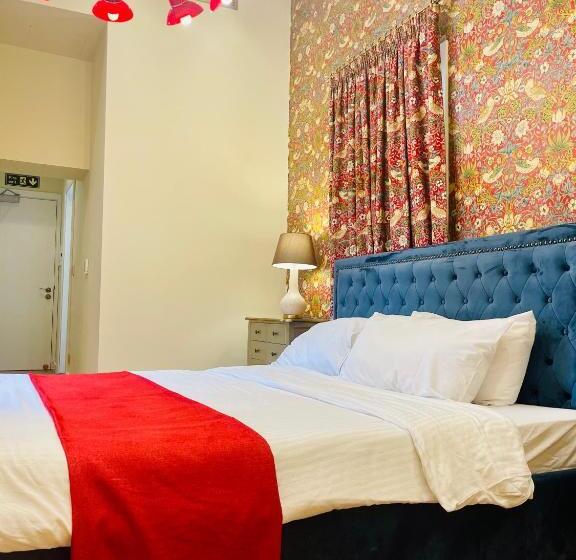 اتاق خانوادگی با چشمانداز باغ, The Red Farm Relais & Spa