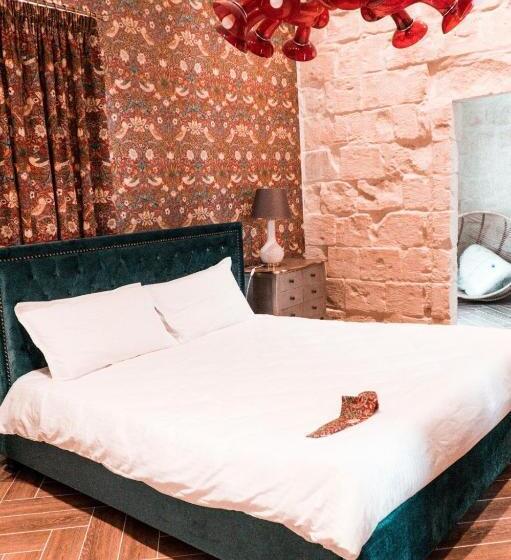 اتاق خانوادگی با چشمانداز باغ, The Red Farm Relais & Spa