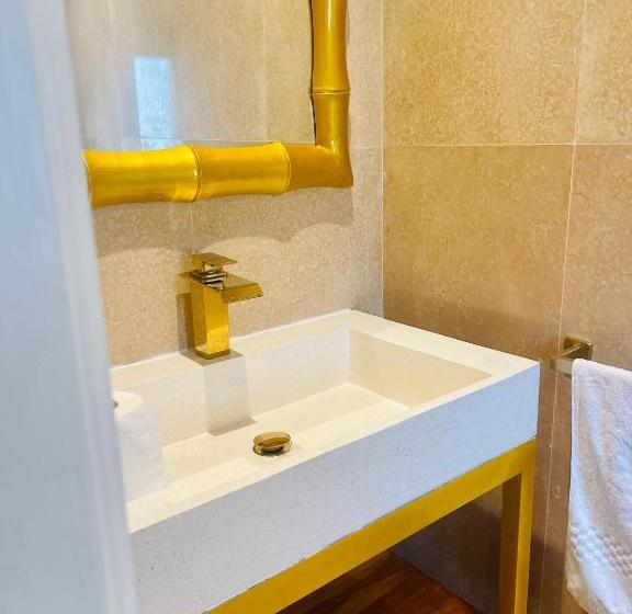 اتاق استاندارد با چشمانداز استخر, The Red Farm Relais & Spa