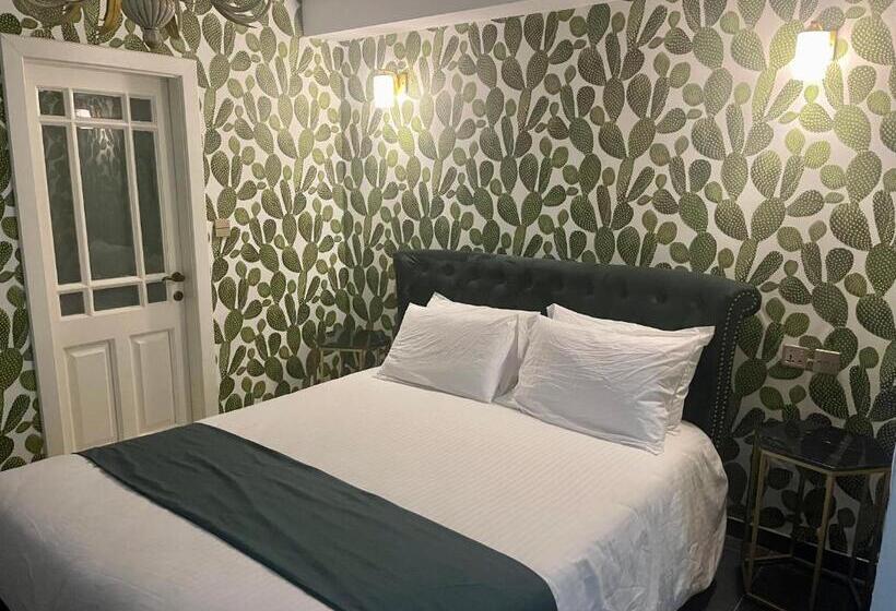 اتاق استاندارد با چشمانداز استخر, The Red Farm Relais & Spa