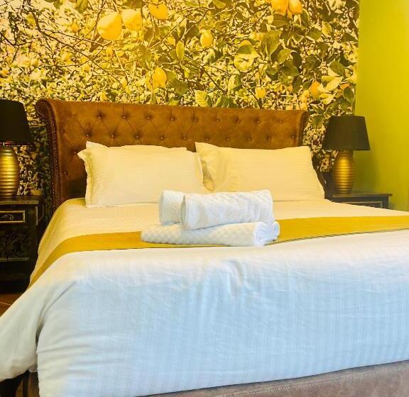 اتاق استاندارد با تخت دو نفره بزرگ, The Red Farm Relais & Spa