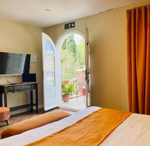 اتاق استاندارد با چشمانداز باغ, The Red Farm Relais & Spa