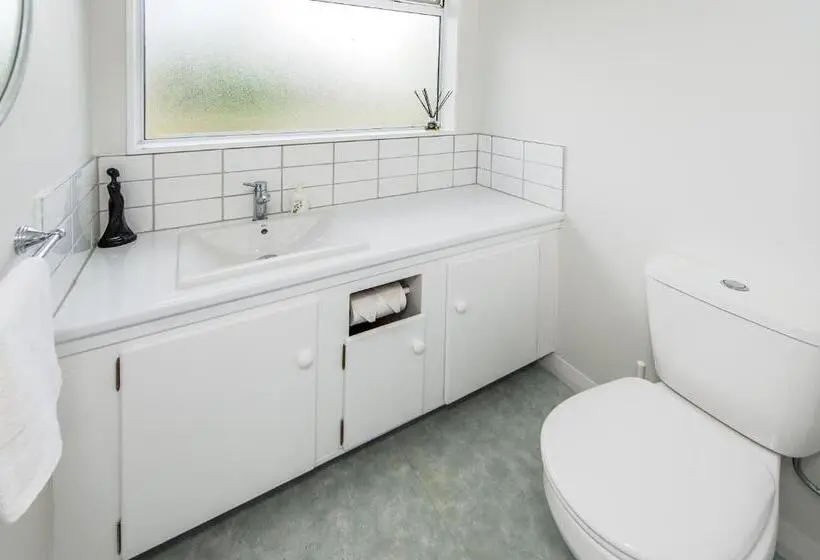 １ベッドルームハウス, Charmae Guest House
