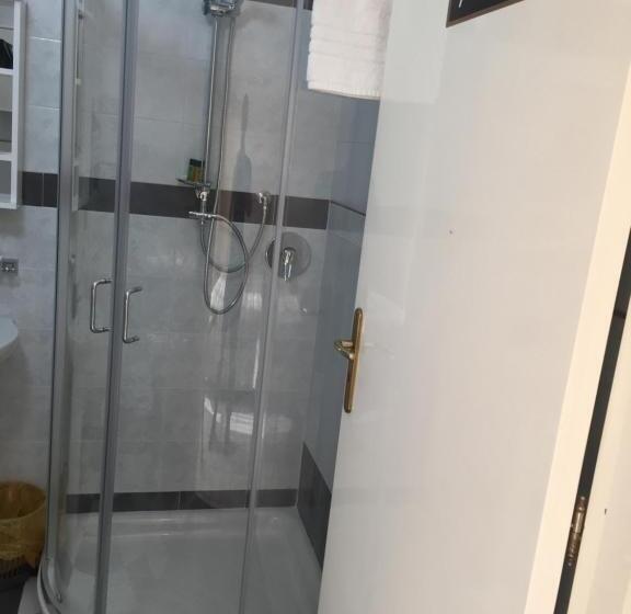 اتاق استاندارد سه نفره, B&b Villa Dei Fiori