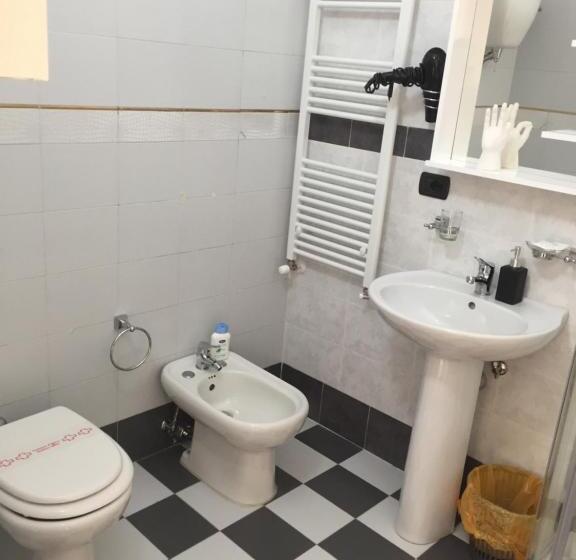 标准三人间, B&b Villa Dei Fiori