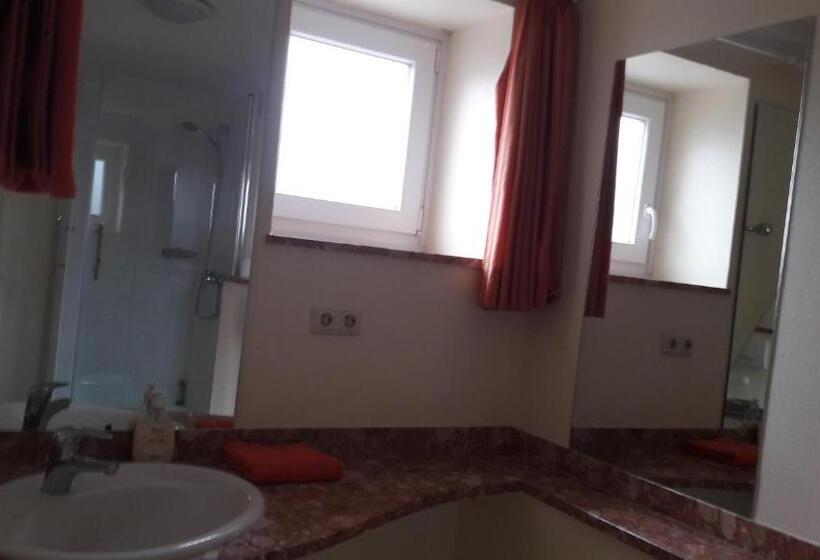 ガーデンビュースタンダード４ベッドルーム, Bed And Breakfast Dannevirke