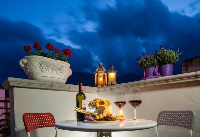 Апартаменты 3 Спальни, Arricàmpati Airport Rooms & Bringo Car Rental