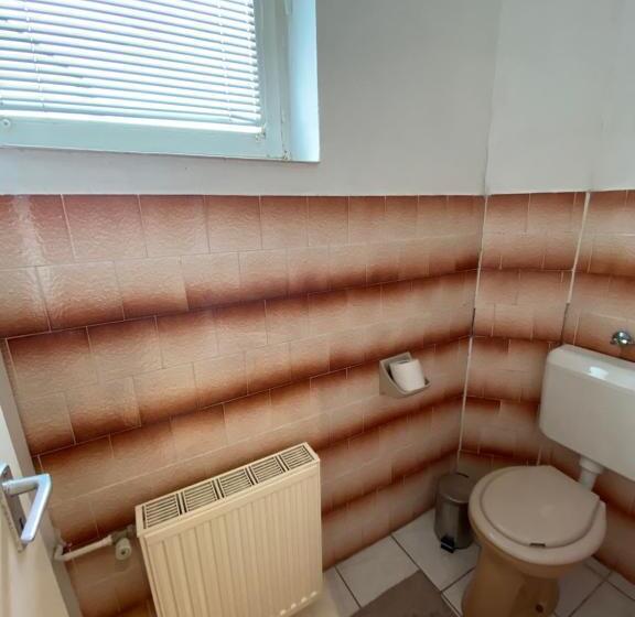 اتاق استاندارد, B&b Chardas