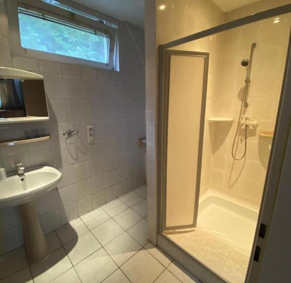 اتاق استاندارد با چشم‌انداز باغ, B&b Chardas