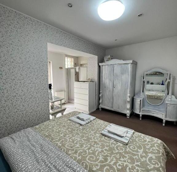 اتاق استاندارد با تراس, B&b Chardas