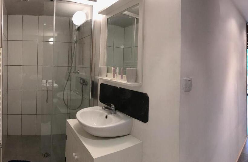 חדר סטנדרט, Chez Julie