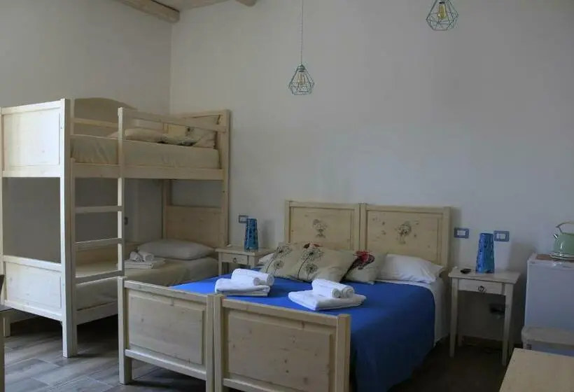 Standard 4-Bettzimmer mit Balkon, Elementa