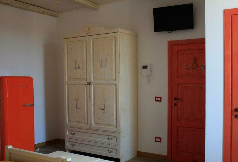 Standard 4 Pers. Værelse, Elementa