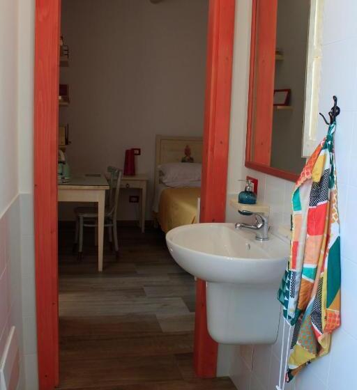 Standard 4 Pers. Værelse, Elementa