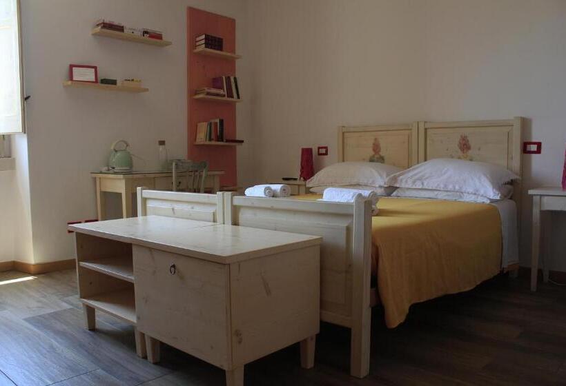 Standard 4 Pers. Værelse, Elementa