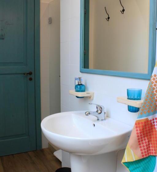 Standard Værelse til 4 pers. med Balkon, Elementa