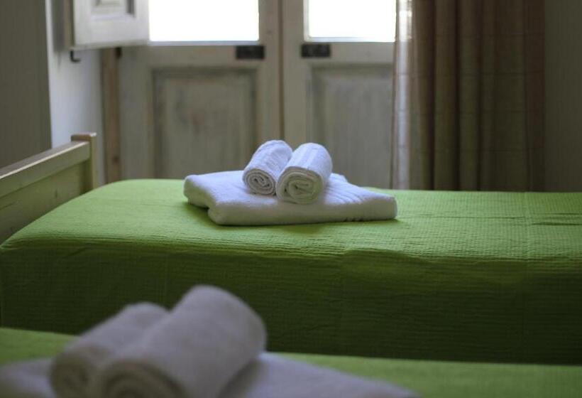 غرفة قياسية مزوَّدة بشُرفة, Elementa