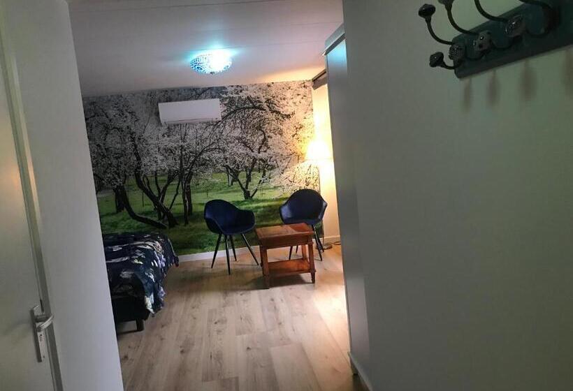 اتاق لوکس سه تخته, Cozy Bed And Breakfast