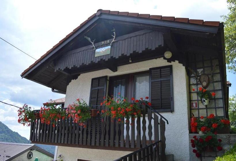 家庭间, Jelenov Breg Pod Matajurem