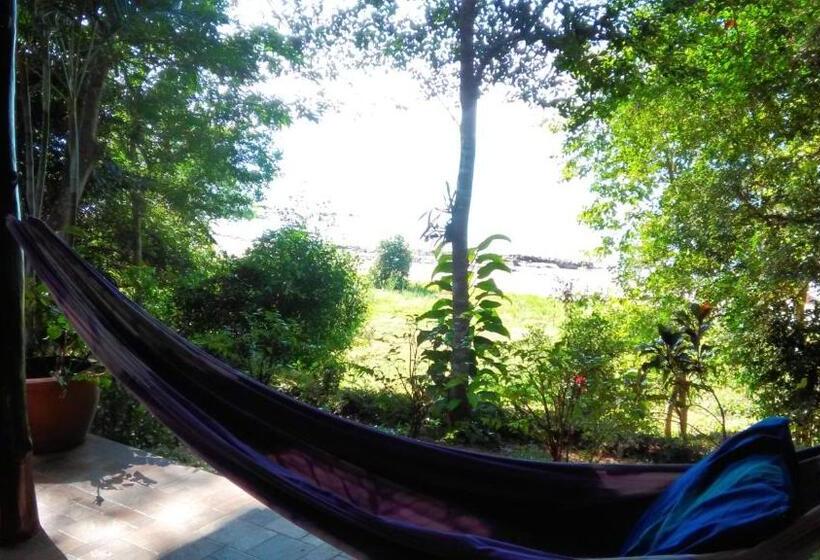 بنجلو قياسى مطل على البحر, Dugong Koh Sukorn
