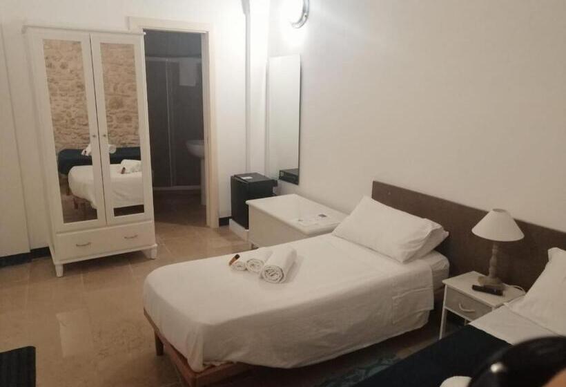 בית, חדר שינה 1, Fenisia Guest House Option Wellness