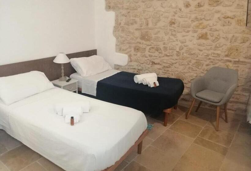 בית, חדר שינה 1, Fenisia Guest House Option Wellness