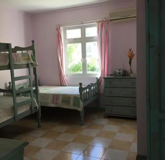 اتاق استاندارد سه نفره, Villa Bella Charming Beachfront Guesthouse