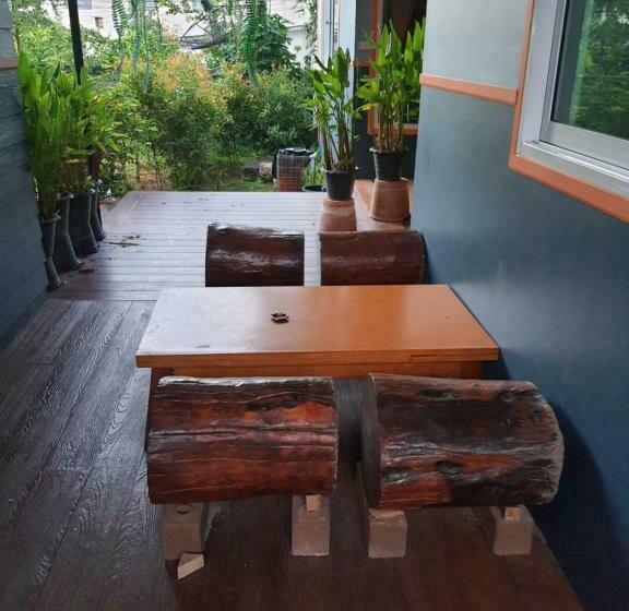 Quarto Economy, We Home