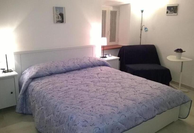 标准三人间, B&b I Tre Bassotti