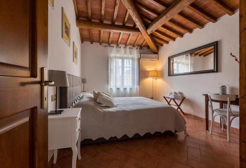 غرفة عائلية مطلّة علي الحديقة, Borgo Terrosi