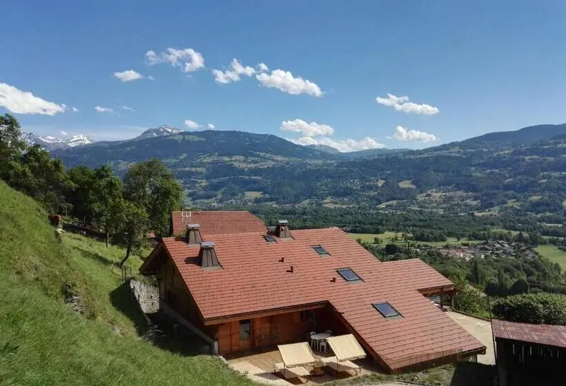 Perhehuone, Chantemerle 1741, Chambres D Hôtes à La Montagne
