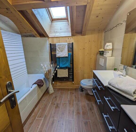 غرفة عائلية, Chantemerle 1741, Chambres D Hôtes à La Montagne