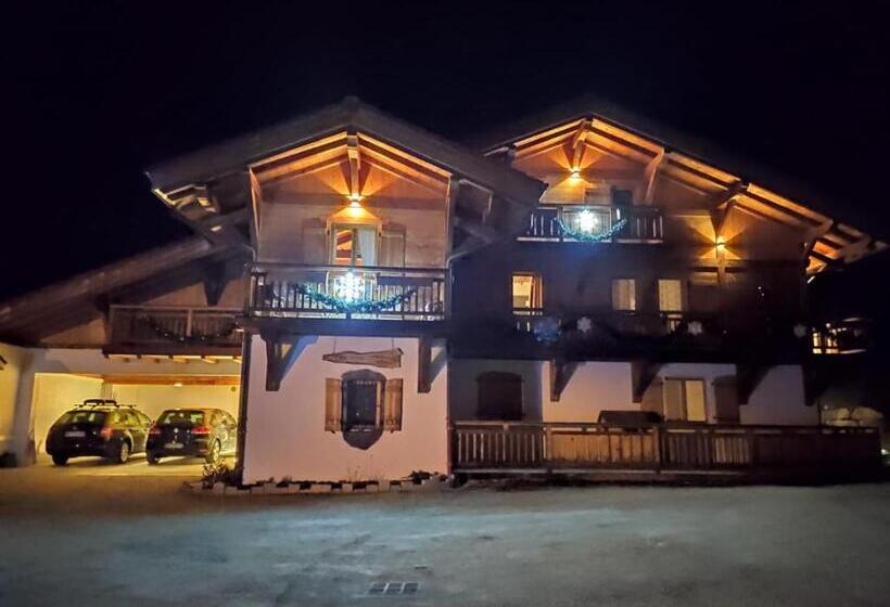 غرفة عائلية, Chantemerle 1741, Chambres D Hôtes à La Montagne