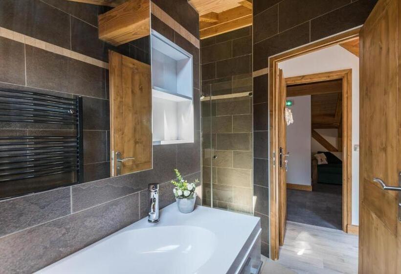 חדר בסיסי לשלושה, Chantemerle 1741, Chambres D Hôtes à La Montagne