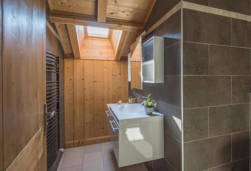 غرفة أساسية ثلاثية, Chantemerle 1741, Chambres D Hôtes à La Montagne