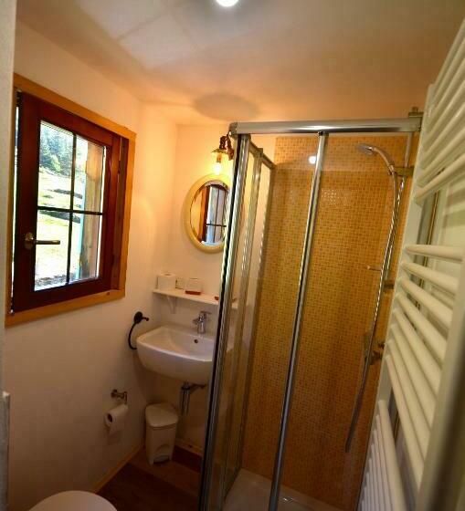 غرفة قياسية مطلّة علي الحديقة, Il Cortese