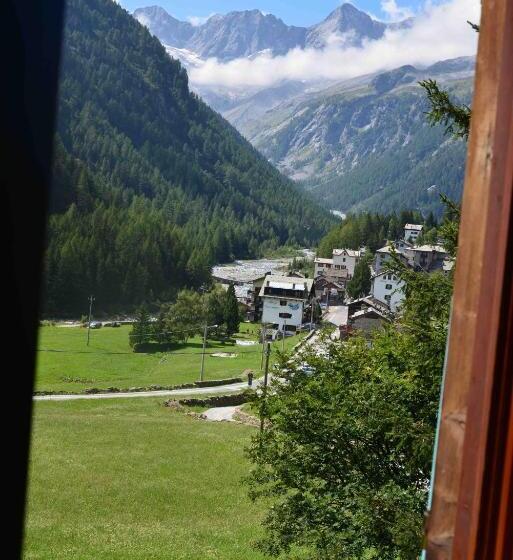 غرفة قياسية مع حمام خارجي, Il Cortese