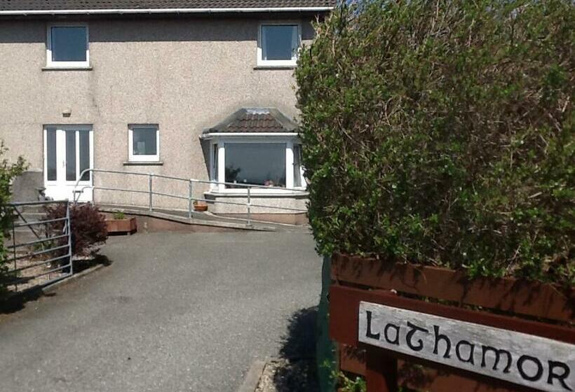 غرفة قياسية ثلاثية, Lathamor