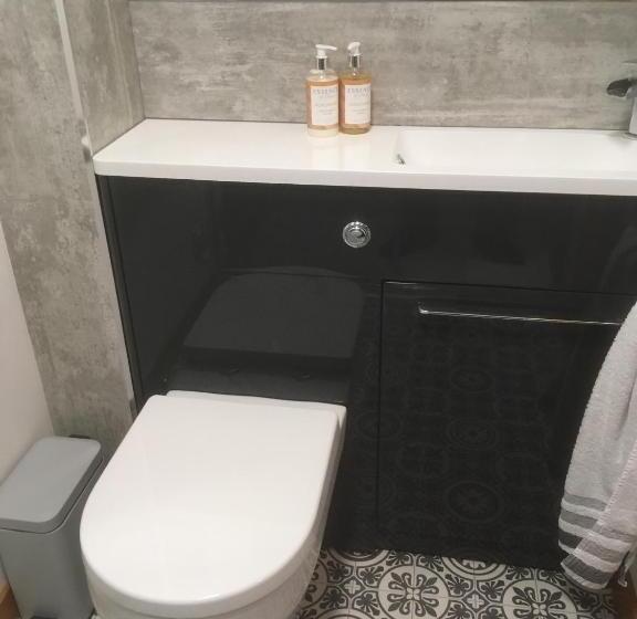 غرفة قياسية ثلاثية, Lathamor